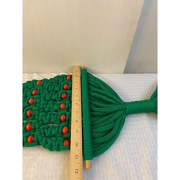 Vintage Christmas macramé green red wood - Picture 2 of 3